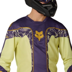 Equipo Fox Cross 180 Image Print