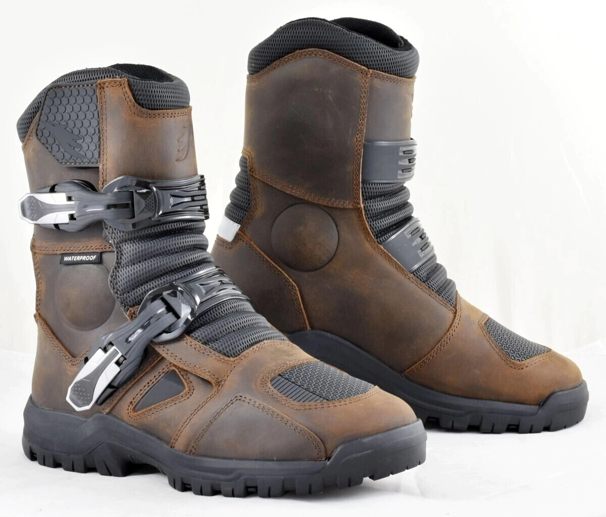 BOTAS ADVENTURE CA�A MEDIA WATERPROOF MARRON TALLE 38 AR37 -WOLFIN-