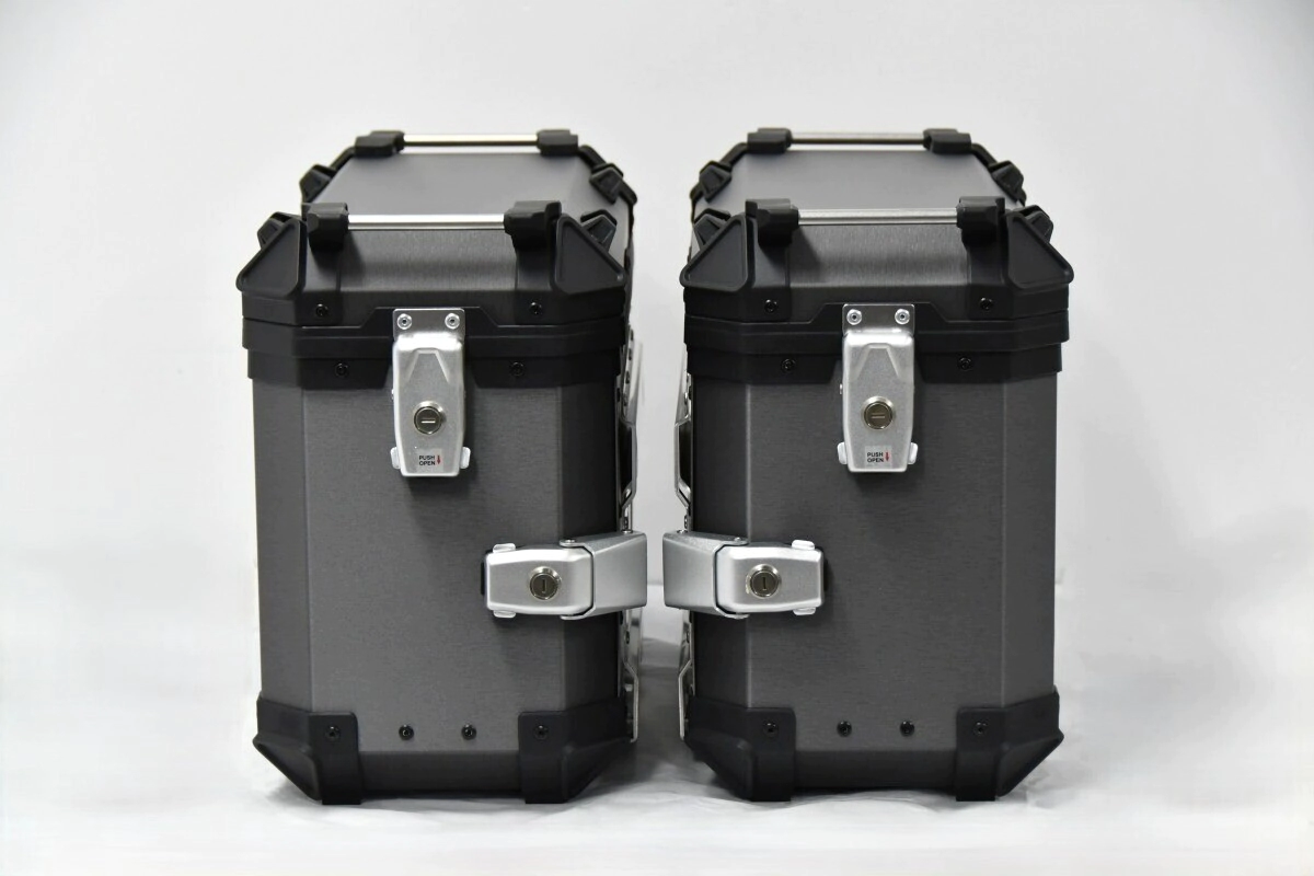 Coocase Ba�les Laterales Moto aluminio 28L gris oscuro cepillado